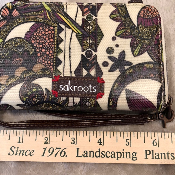 💥BOGO💥NEW Sakroots Crossbody Wristlet & FREE Earrings - Picture 5 of 7